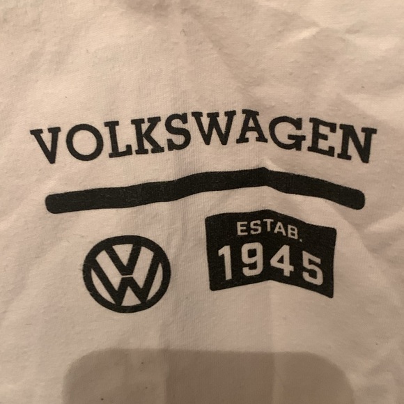 Special Edition Uniqlo Volkswagen Mini Bus White Cotton Tshirt w/awesome print! - Picture 4 of 8